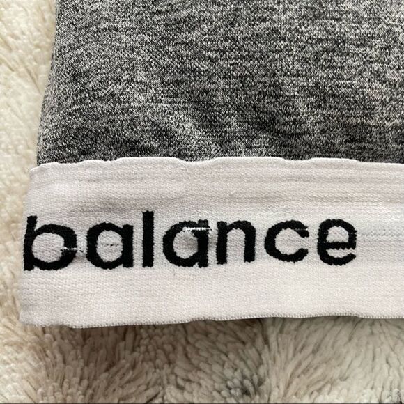 [m] New Balance Classic Logo Heathered Grey Padded Medium Support Sports Bra - Picture 5 of 13